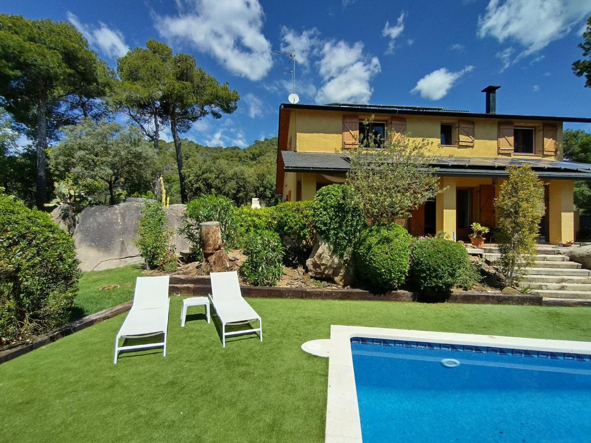 Casa Feliz Villa Sant Cebria de Vallalta Exterior photo