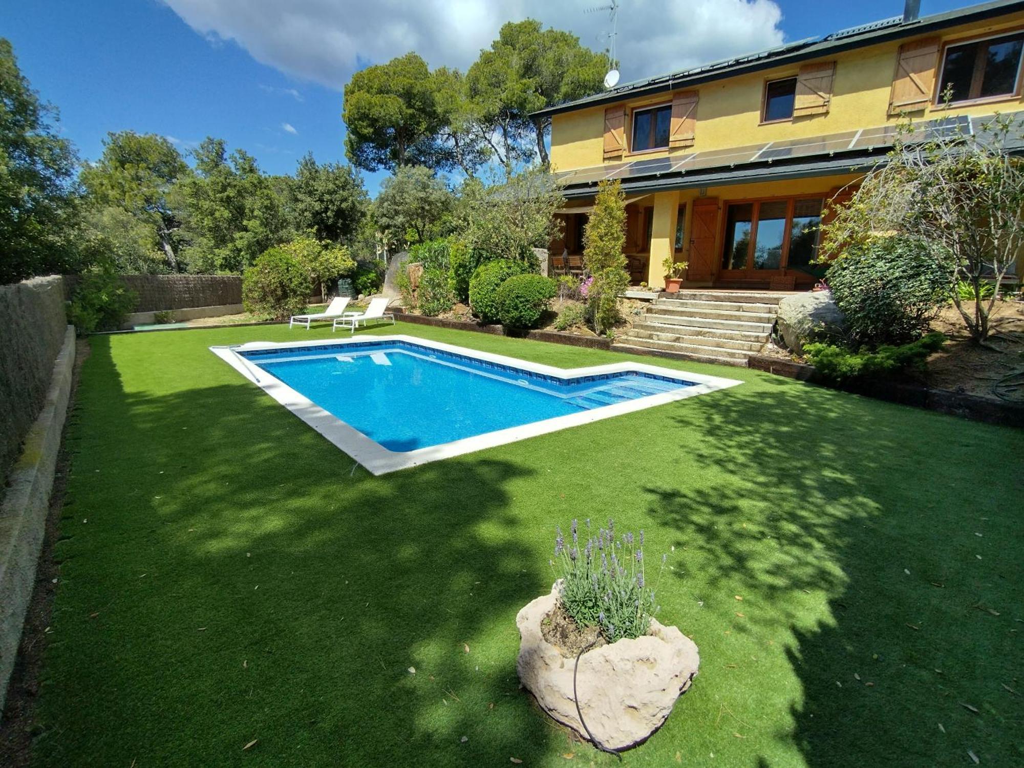 Casa Feliz Villa Sant Cebria de Vallalta Exterior photo