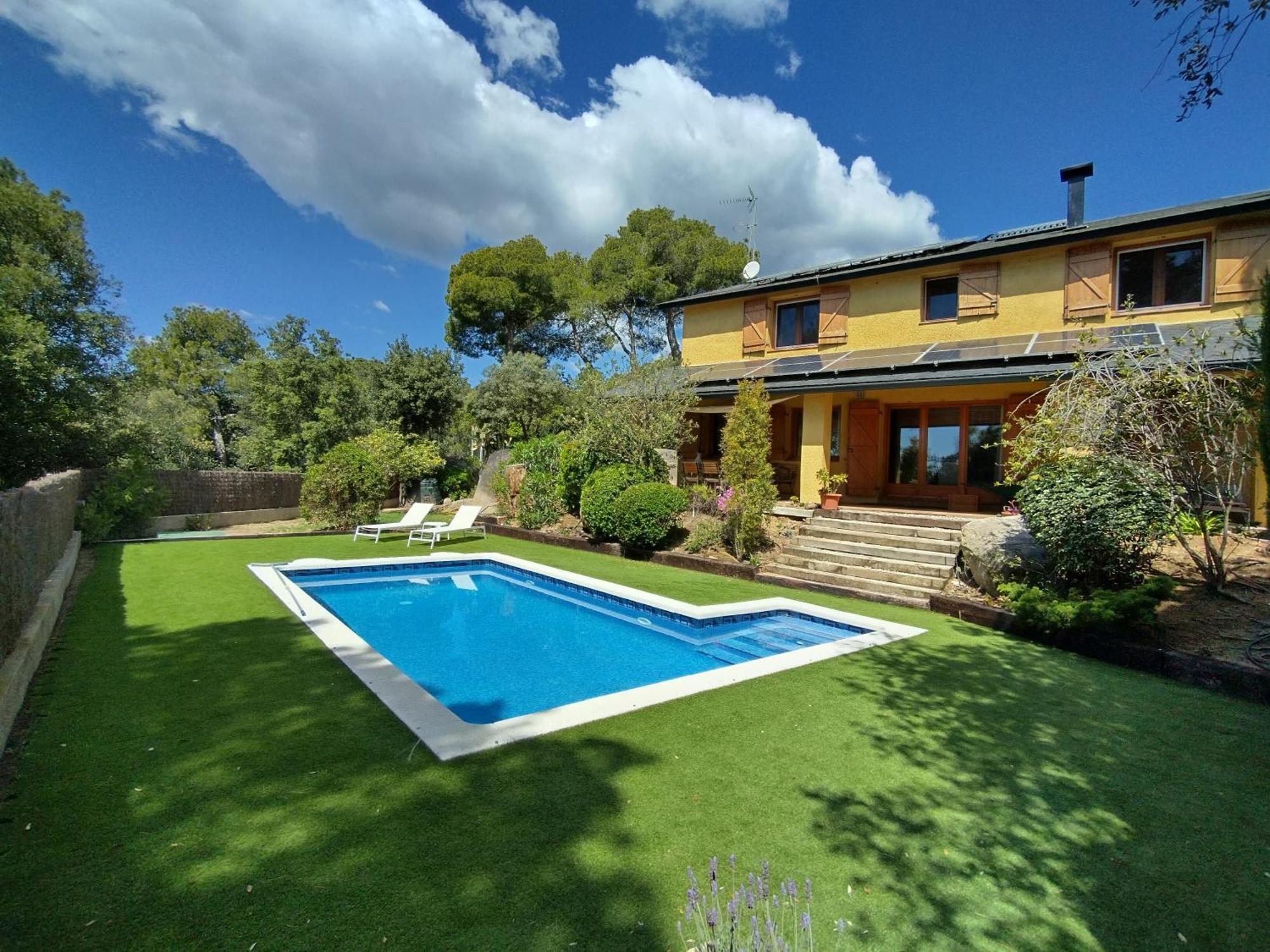 Casa Feliz Villa Sant Cebria de Vallalta Exterior photo