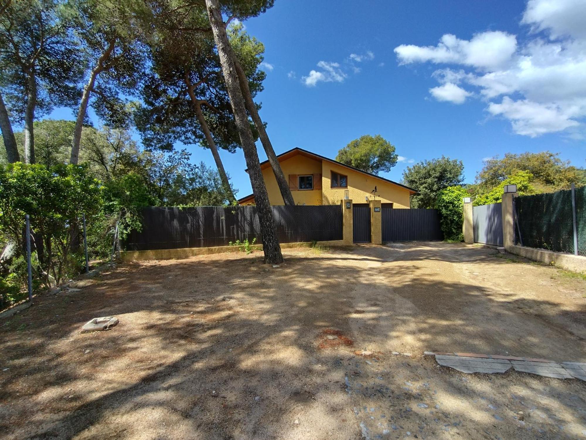 Casa Feliz Villa Sant Cebria de Vallalta Exterior photo
